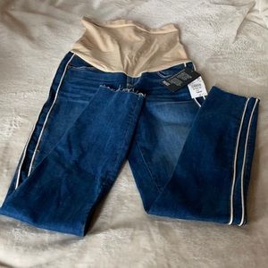 Maternity NWT Paige Verdugo Ankle Piping Raw Jeans. Mid Rise Ultra Skinny Jeans.